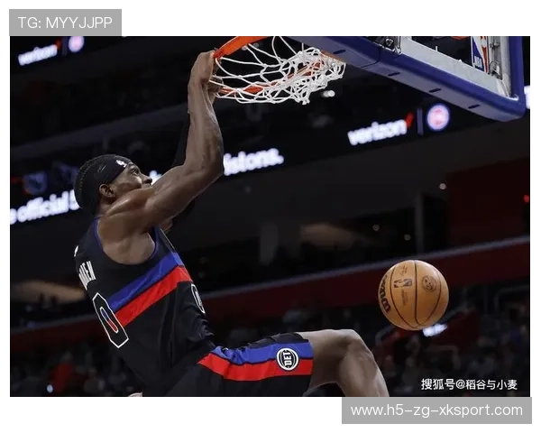 怀斯曼篮下背打命中展现力量优势